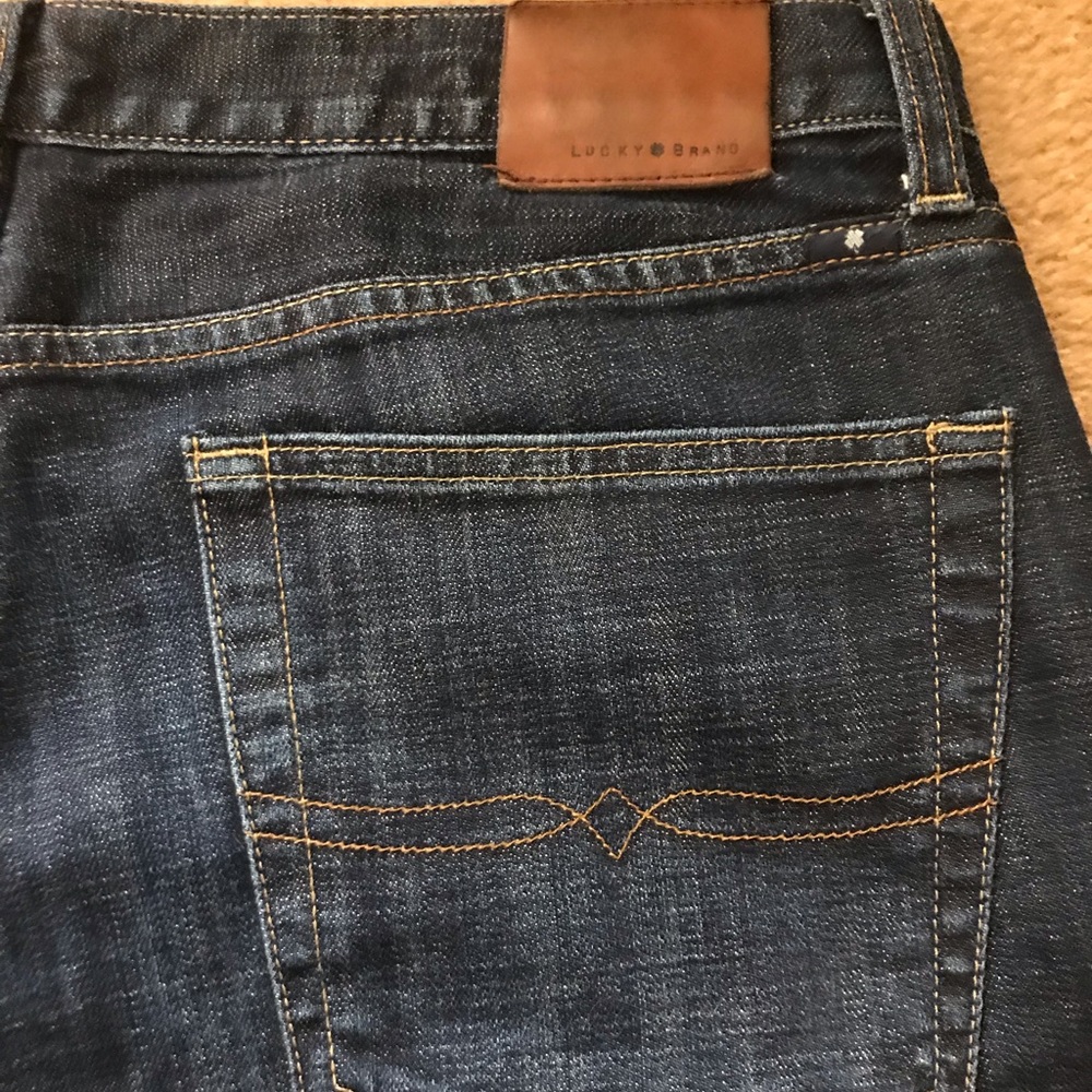 Like New Lucky Jeans 329 Classic Straight 36x32
